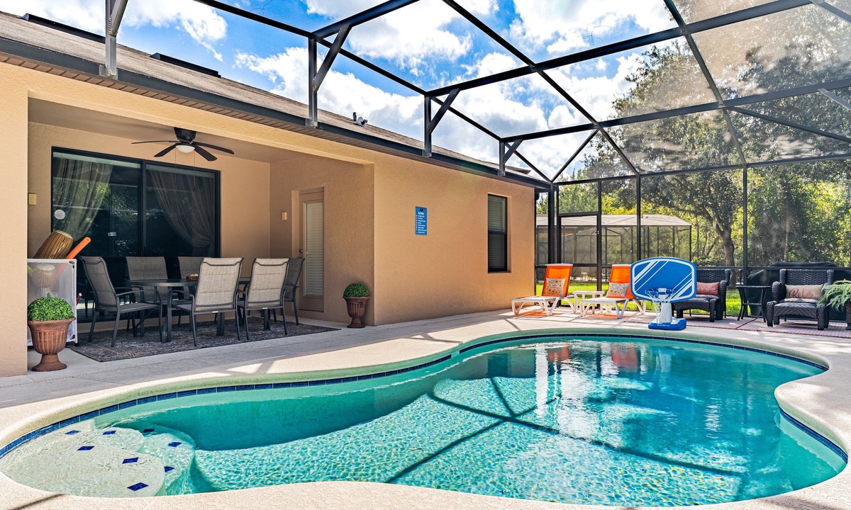 Thousand Oaks House | Family Retreat, Pool, Spa, Game Room, 15 Min to Disney