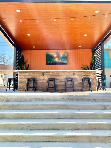Starkville Hotel | Far Out Motel
