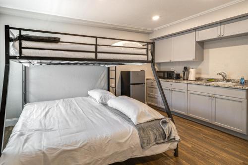 Homosassa Apartment | Fish & Explore: Homosassa Studio w/Resort Perks!