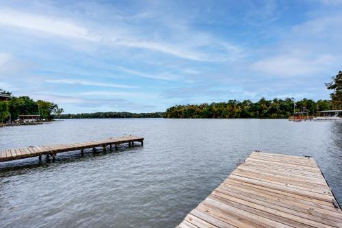 Quincy House | Fisherman's Paradise! Lake Talquin Townhome