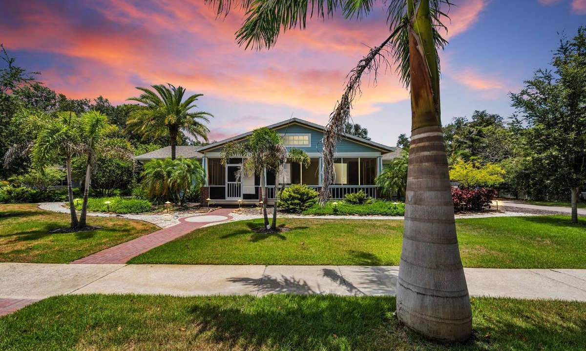 Ozona House | Florida Style home w Pool just minutes from the Gulf!