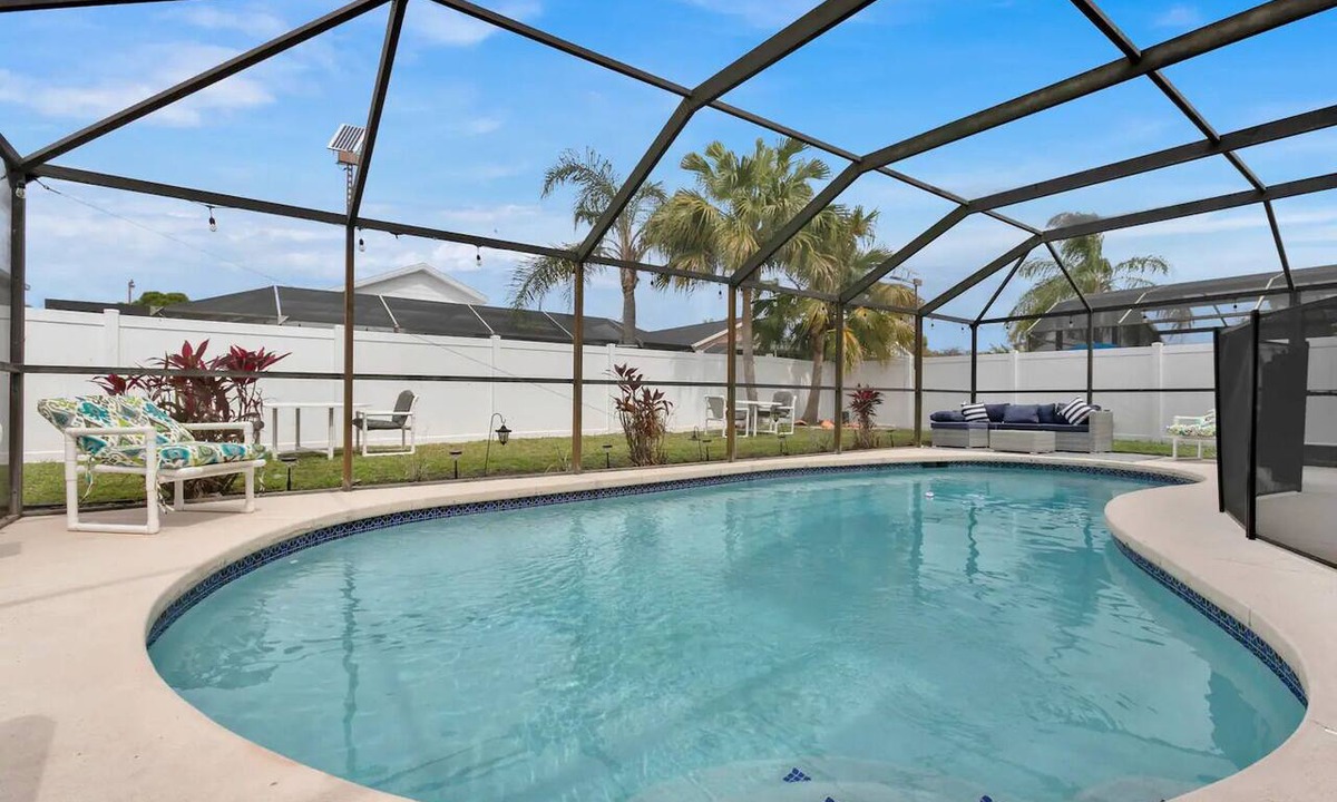 Buena Ventura Lakes House | Florida Vacation Home by Parks!