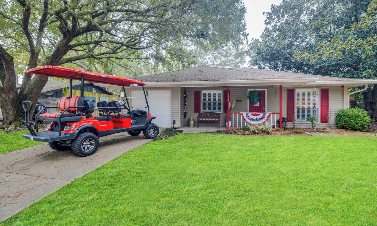 Ocean Springs House | Free Golf Cart! Cruise to Beach & Town, Sleeps 6