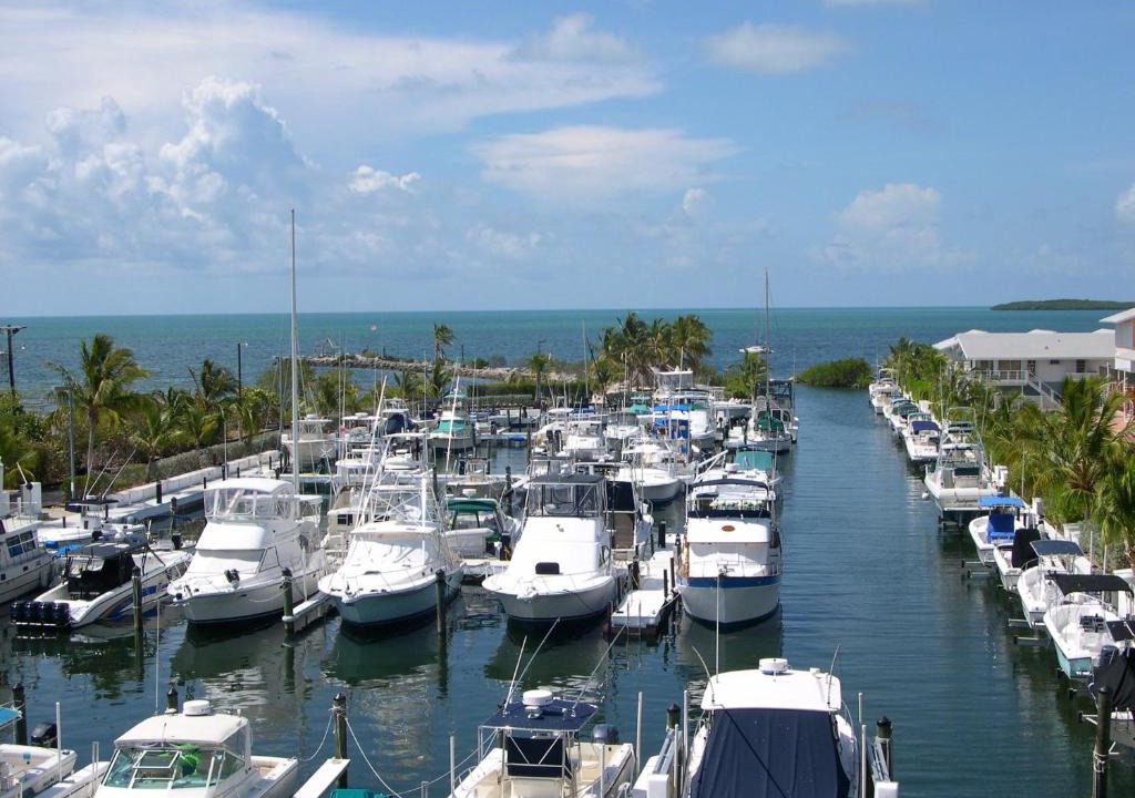 Key Largo Apartment | FULL TIME LIC MGR - MODERN OCEANFRONT CONDO! BEAUTIFUL OCEAN VIEWS! BEACH RESORT! 2 KING BEDs!