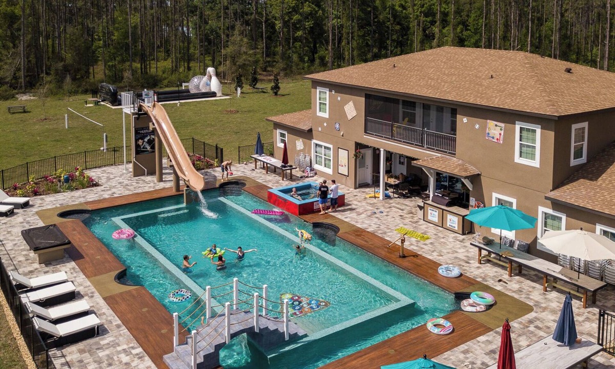 Groveland House | Game Estate with Private Waterpark - Sleep 54