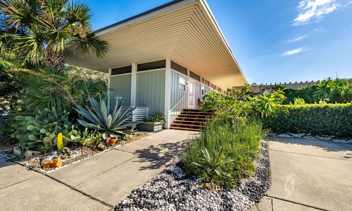 Atlantic Beach Condo | Garden Suite - 1 Bed/1 Bath in midcentury modern oceanfront estate