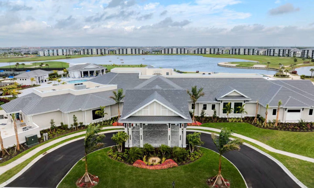 Immokalee Condo | Gated area, Golfing, HOA Pool, Pickleball Courts, and Family Fun