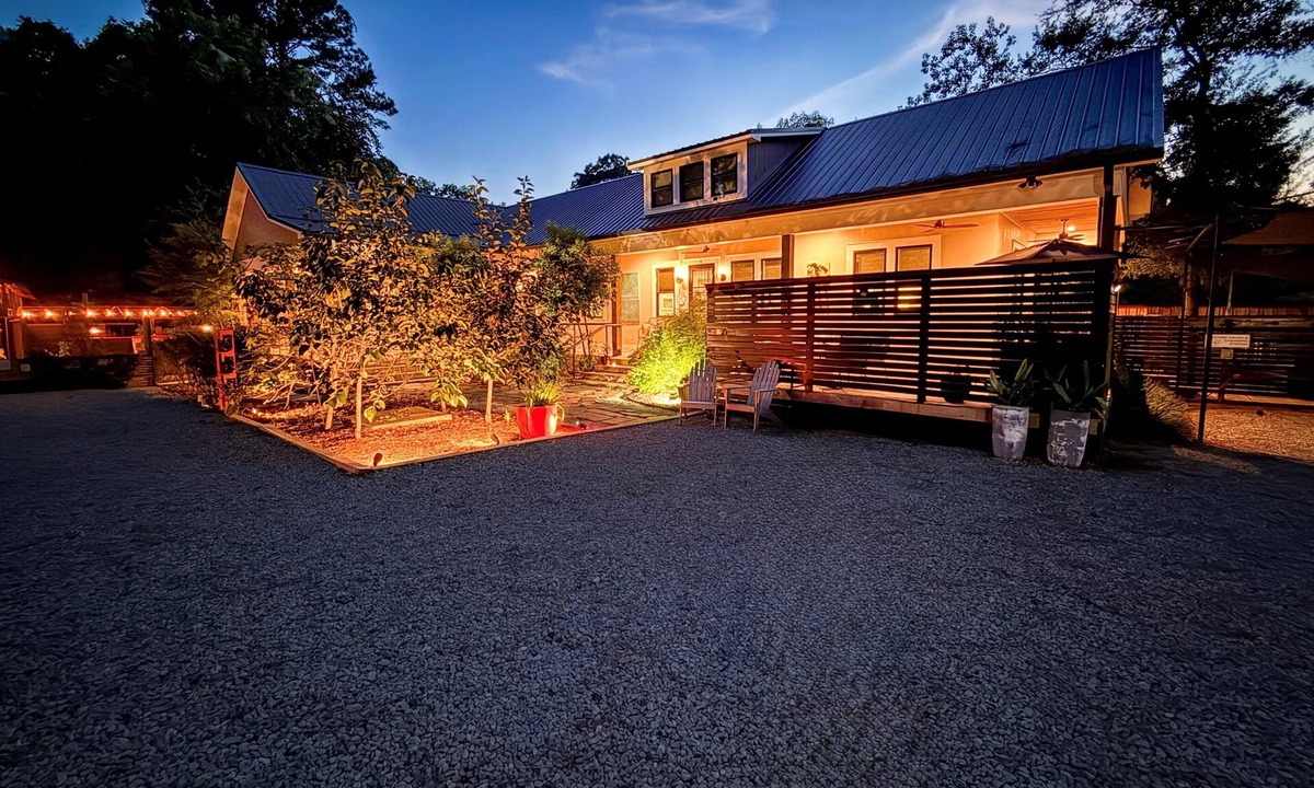 Fairhope House | Gated Garden Cottage · King Bed · Walkable to Downtown Fairhope