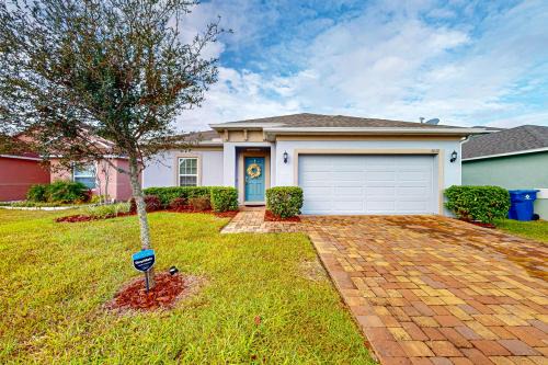 Groveland House | Gateway to Orlando Theme Parks! Dog-Friendly Haven