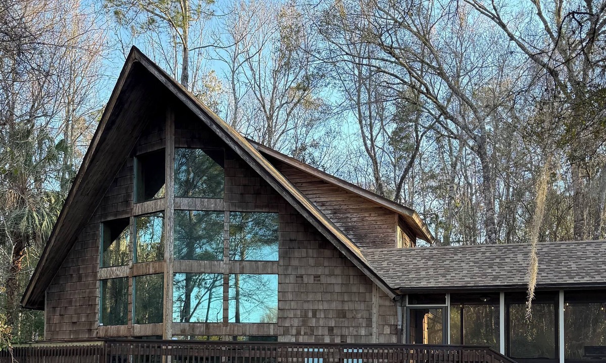Chassahowitzka House | Glass River House with pool half mile to boat ramp and kayak launch & rentals