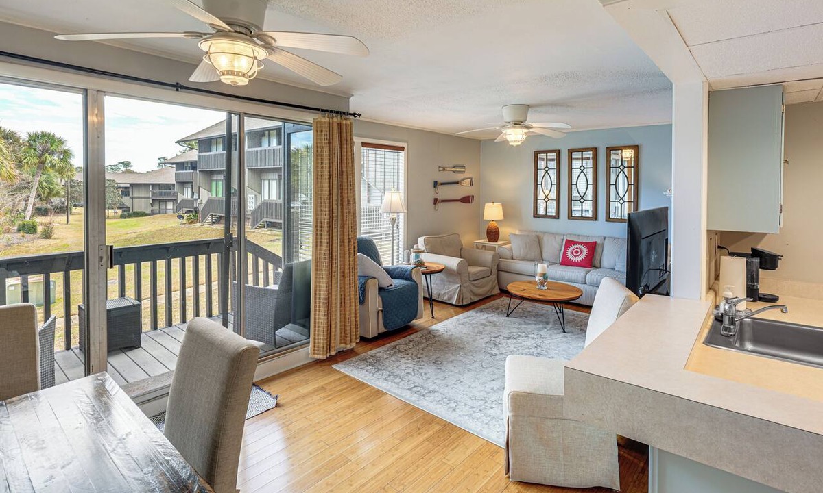 Diamondhead Condo | Golfer's Getaway! Modern Diamondhead Condo