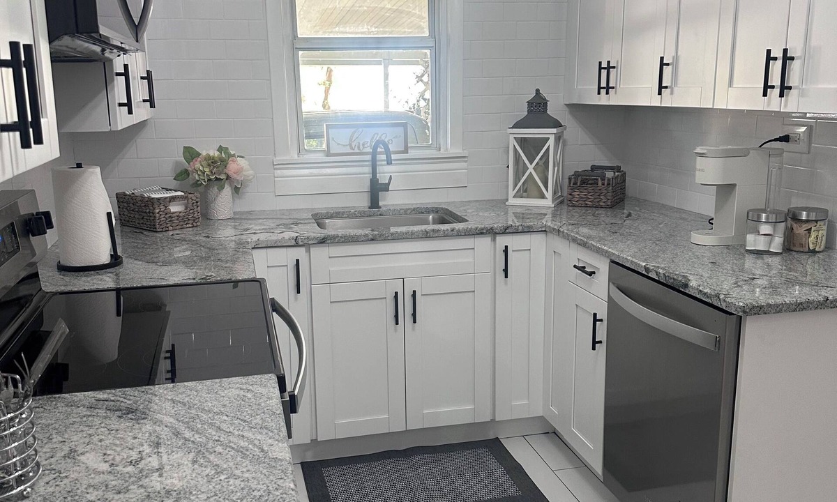 Plant City House | Gordon Grace Less then 5 minutes to I-4.