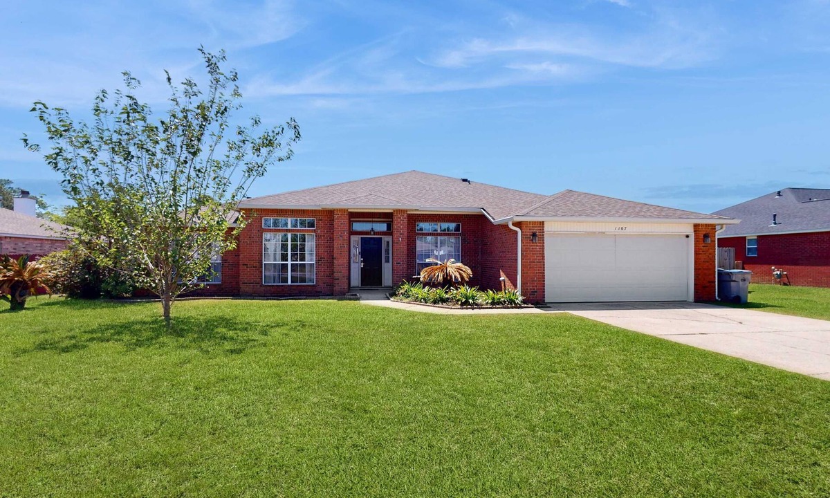 Ono Island House | Gorgeous pet friendly coastal home with plenty of space and easy beach access