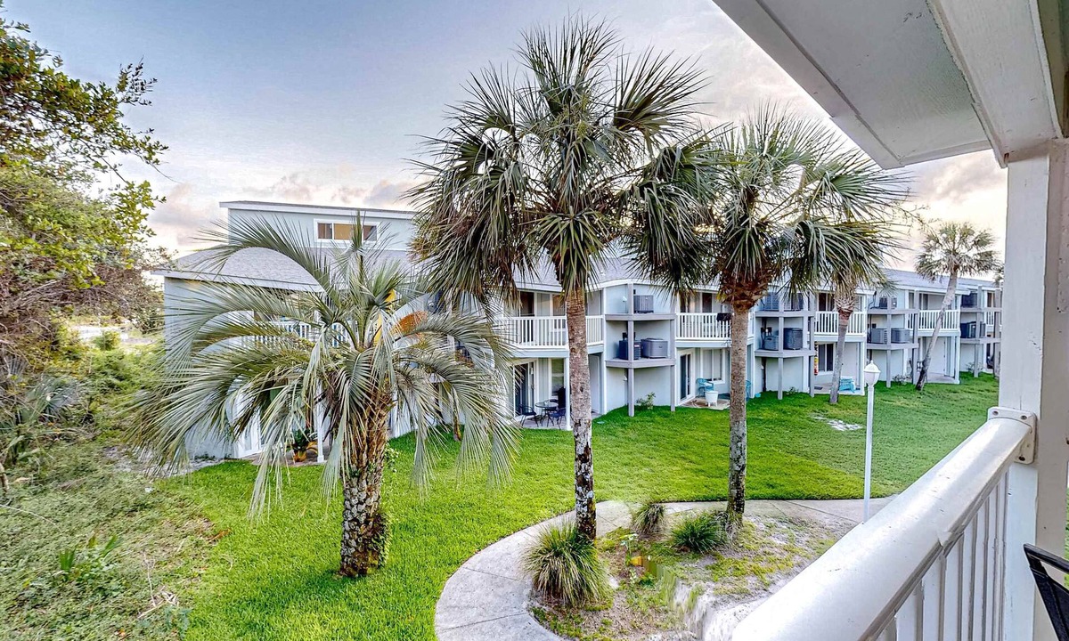 Villa Sabine Condo | Gorgeous Soundside Home close to everything and Beach Access