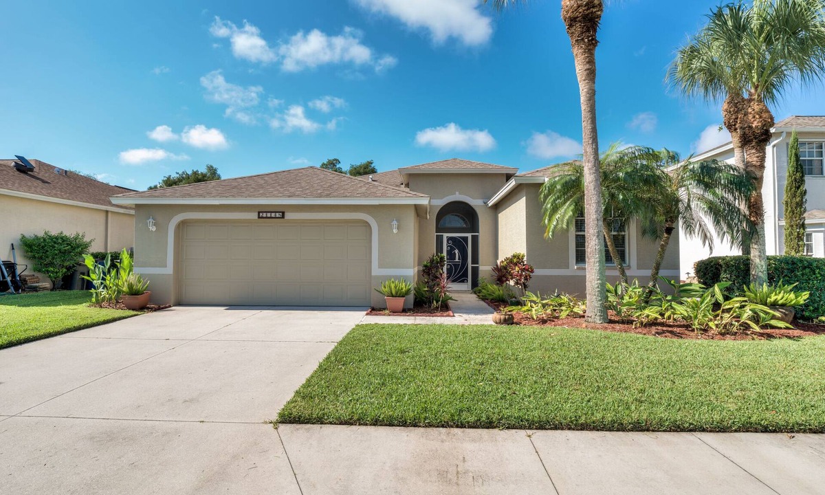 Stoneybrook House | Gorgeous Stoneybrook Home with Private Pool, Lake, Golf Course, 2 King Beds!