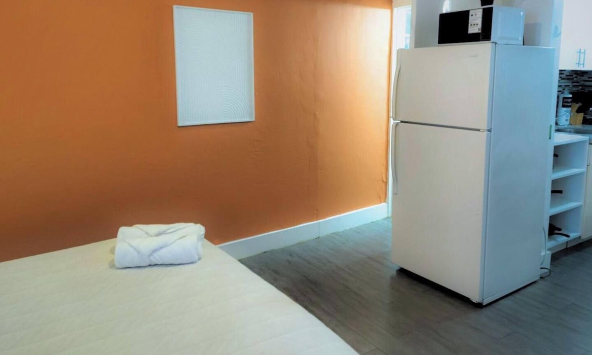 Parkside Apartment | Great Studio for Vacations - 124