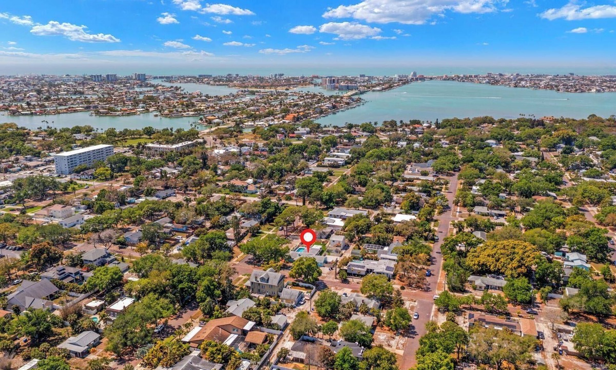 St. Petersburg - Clearwater House | Groovy 5 Bed Getaway in the heart of St Pete
