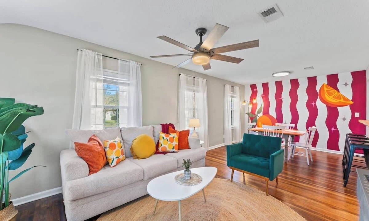 Lakeshore South House | Groovy Grove - Team Joseph Ellen