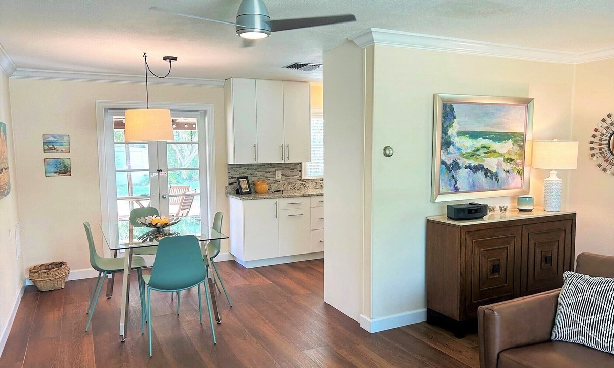 Alta Vista House | Guests Love this 5 Star Home & Location Walk DTWN, Trolley> Lido Beach, Pets OK!