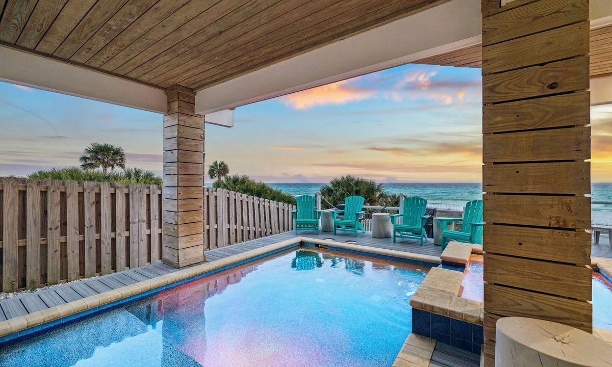 Sunnyside House | Gulf front retreat with pool, hot tub, & beach service—perfect for family groups