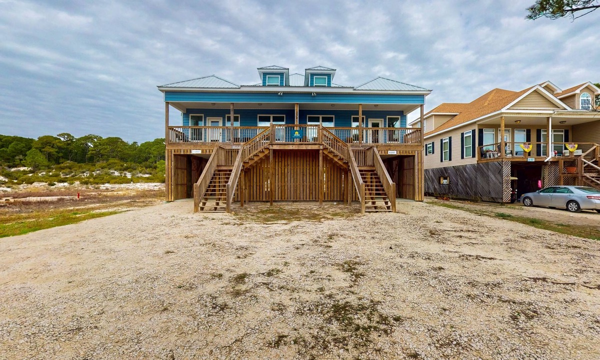 Audubon Place House | Gulfview duplex with loft, full kitchen, and washer and dryer.