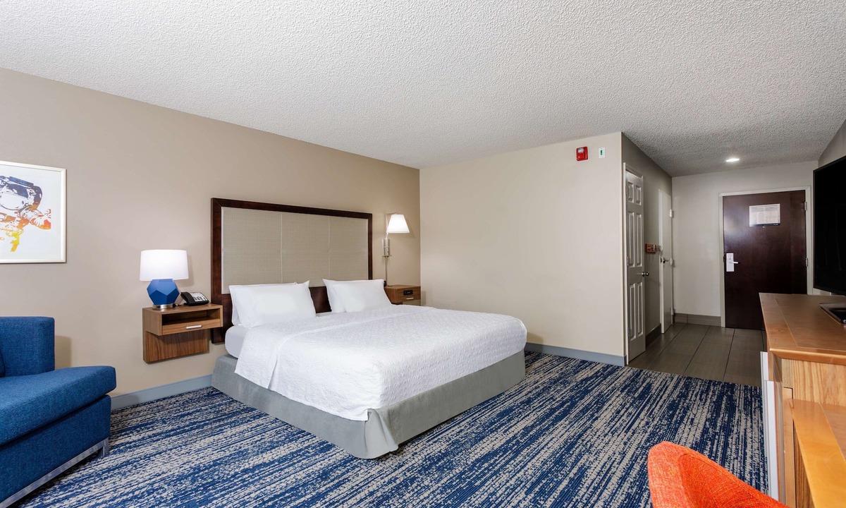 Titusville Hotel | Hampton Inn Titusville/I-95 Kennedy Space Center