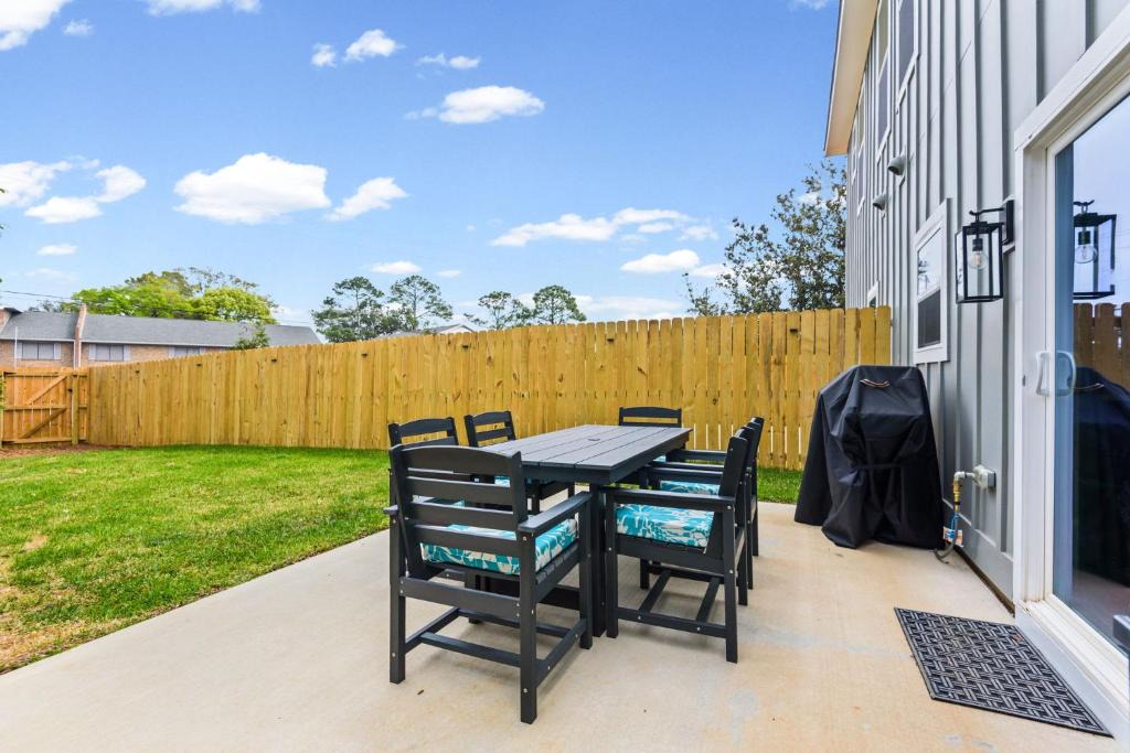 East Pensacola Heights House | Heights House Upscale Retreat Close to Dwntwn & Beach