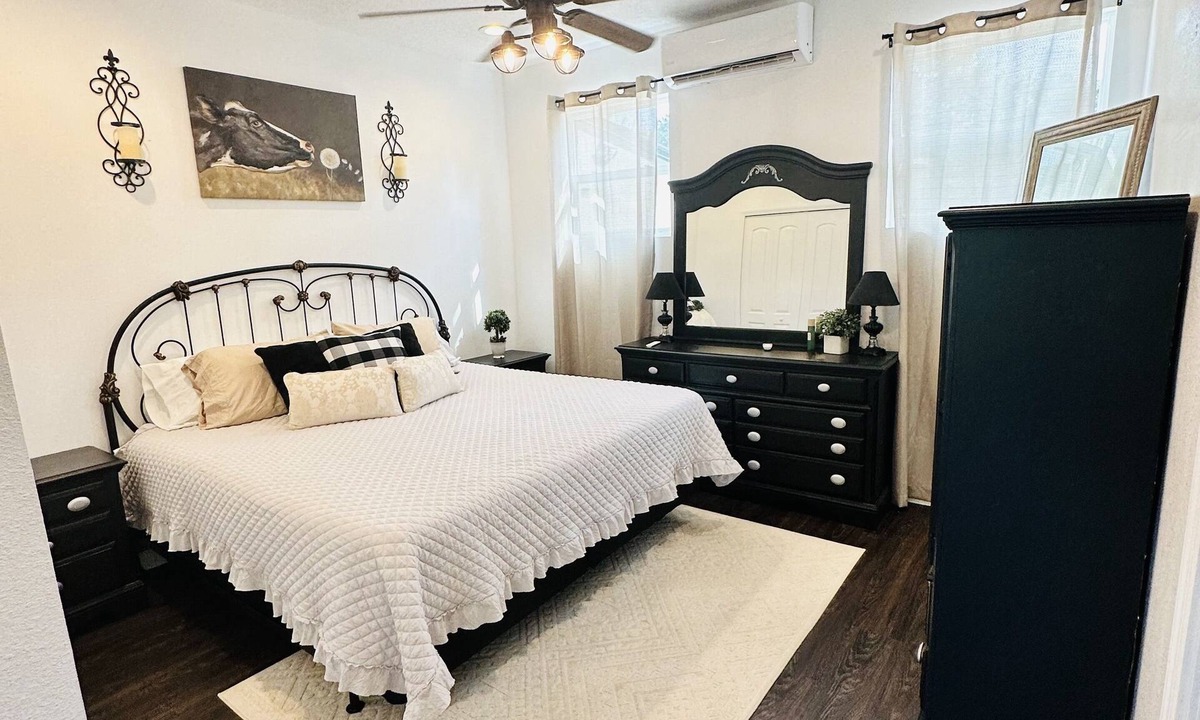 St. Cloud House | Hidden Country Gem right next to Medical City!