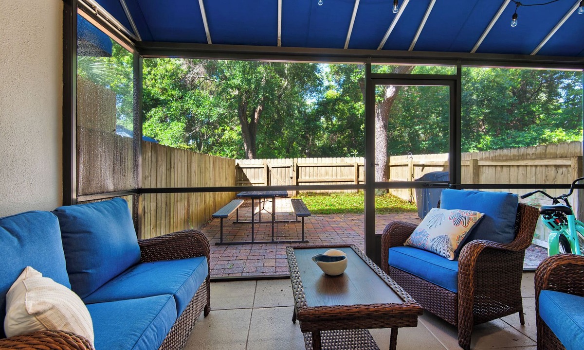 Pensacola House | Hidden treasure minutes from Pensacola Beach with large pool area!