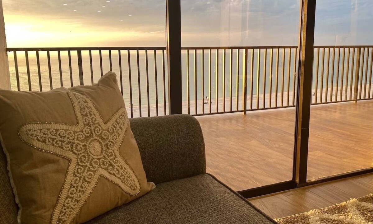 Marco Island Condo | 🦀 Highly Sought! 7th Floor Remodeled Sea Winds Beachfront, Double Vanity Sinks
