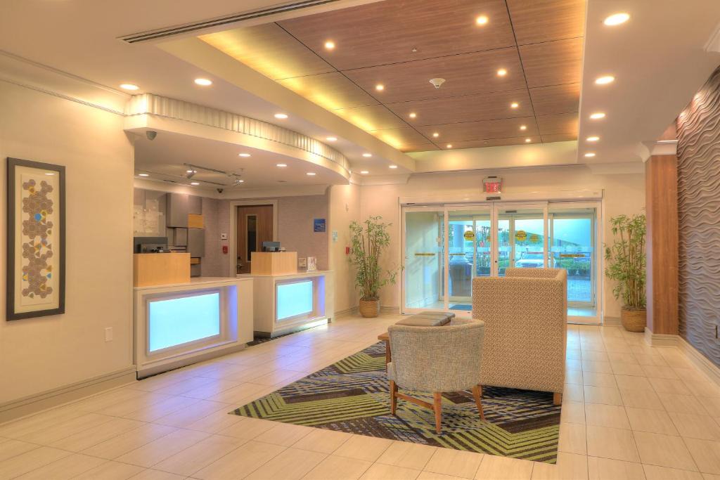 Saraland Hotel | Holiday Inn Express Hotel & Suites Mobile Saraland by IHG