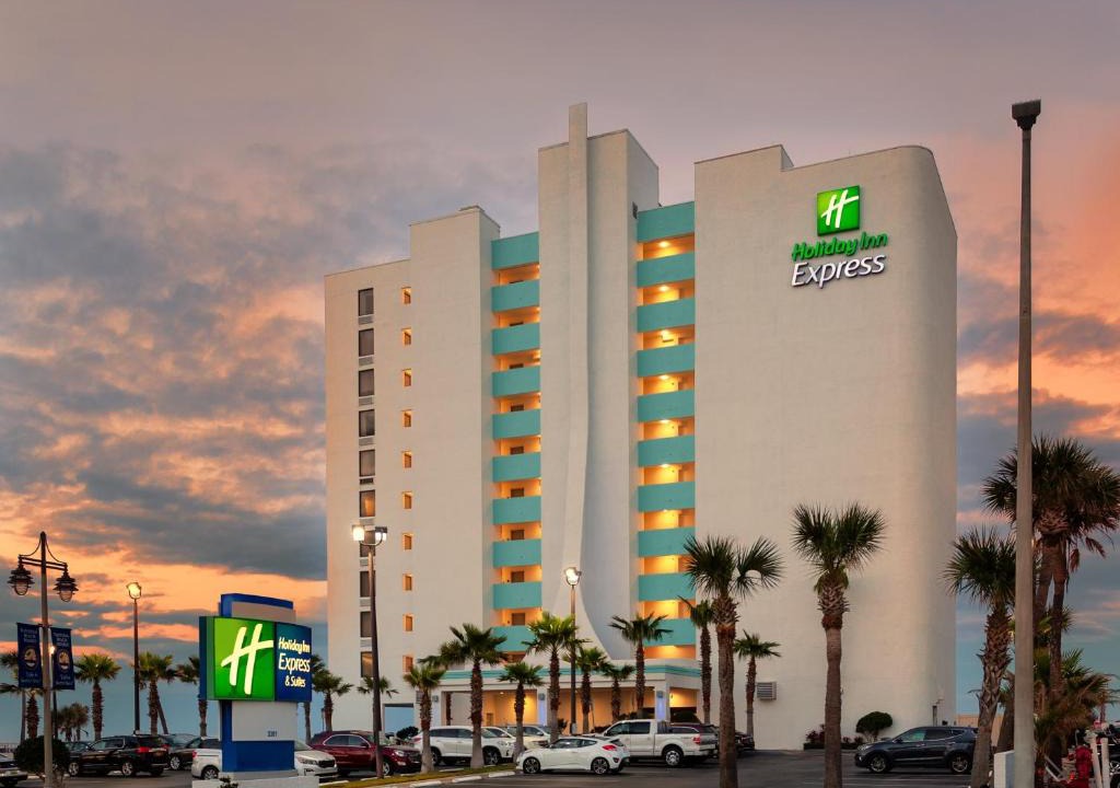 Daytona Beach Shores Resort | Holiday Inn Express & Suites Oceanfront Daytona Beach Shores by IHG