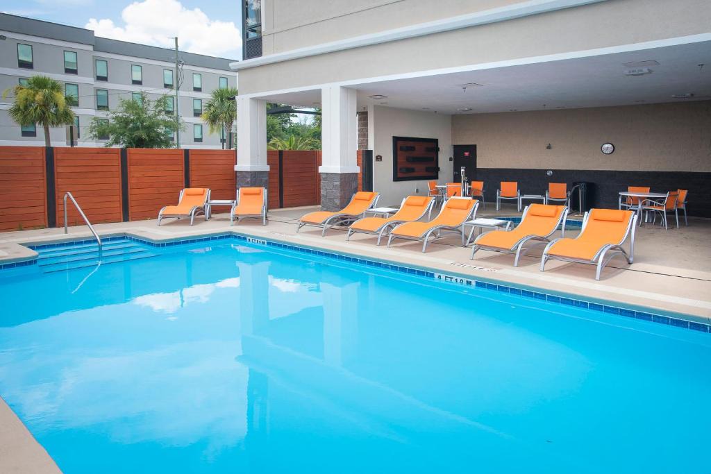 Ferry Pass Hotel | Holiday Inn Pensacola - University Area by IHG