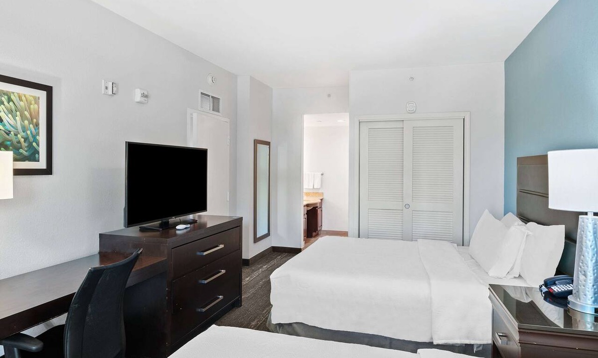 Fort Lauderdale Hotel | Homewood Suites by Hilton Ft. Lauderdale Airport-Cruise Port