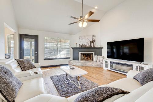 Ocean Springs House | Hot Tub & Patio! Family Getaway in Ocean Springs