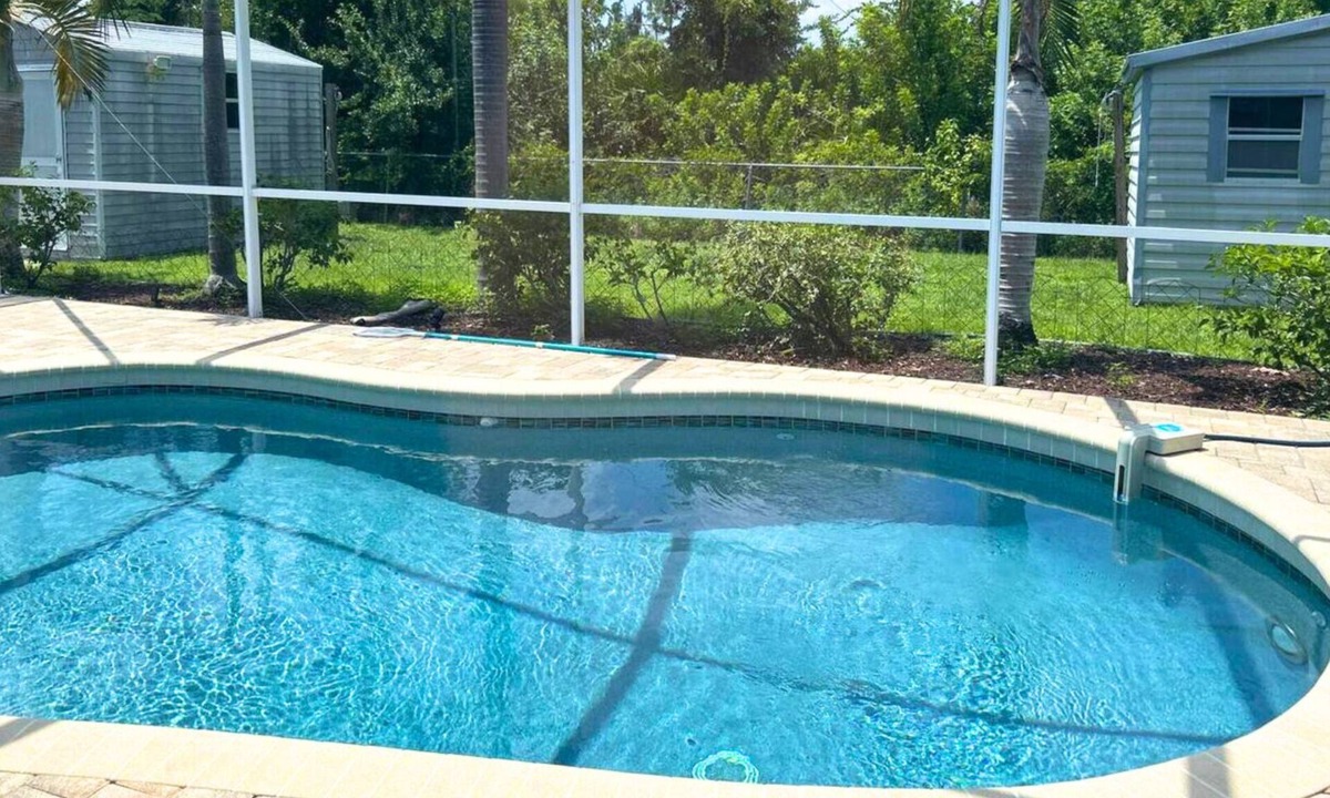 Gulf Cove House | !HUGE POOL/LANAI-BBQ-WASHER/DRYER-NEAR RIVER/BEACH/GOLF/PARKS/SHOPS/RESTAURANTS!