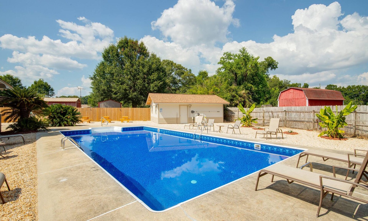 Bellview House | HUGH PRIVATE POOL - Game/Fitness room, close to popular attractions and beach!