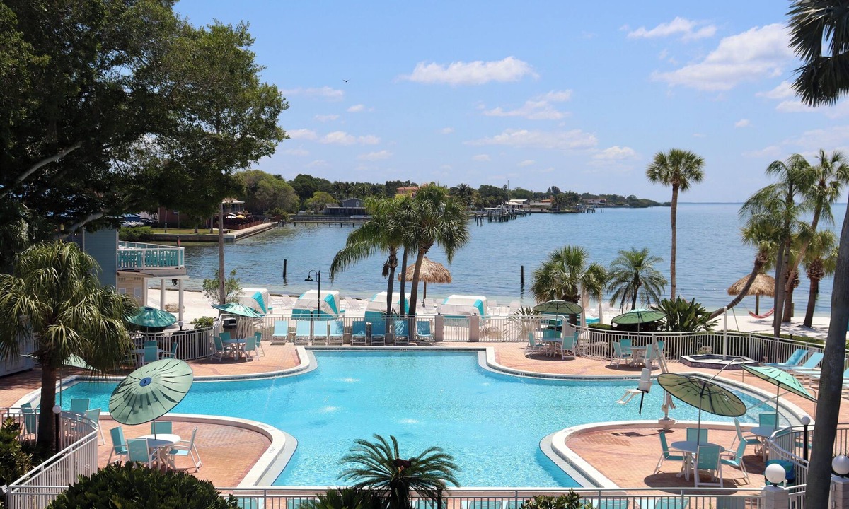 Pinellas Point Hotel | Indulge in Coastal Calm at a Stunning Paradise Near Downtown | Pet Friendly