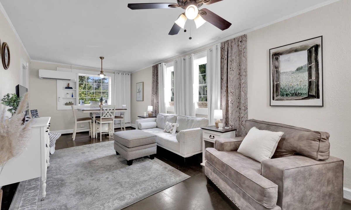 Fort Payne Apartment | Industrial Apartment #1 Queen Studio