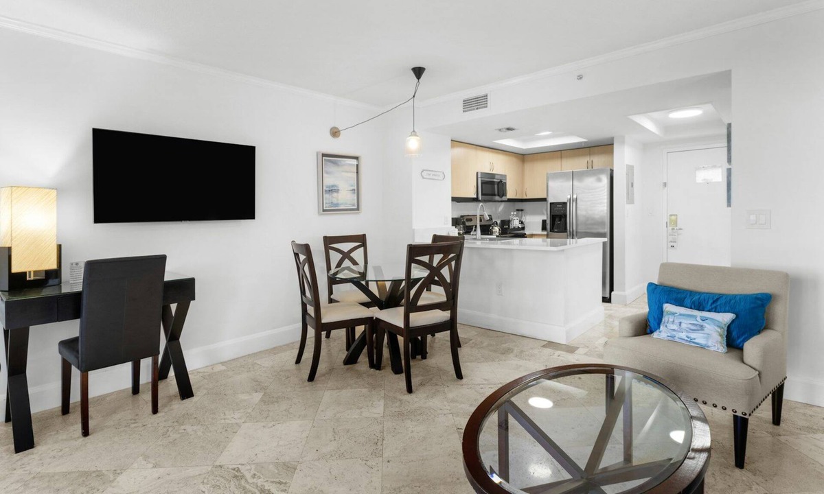 Coconut Grove Hotel | Inviting Grove Hideaway with Pool, Kitchenette & Near CocoWalk | 4 Units
