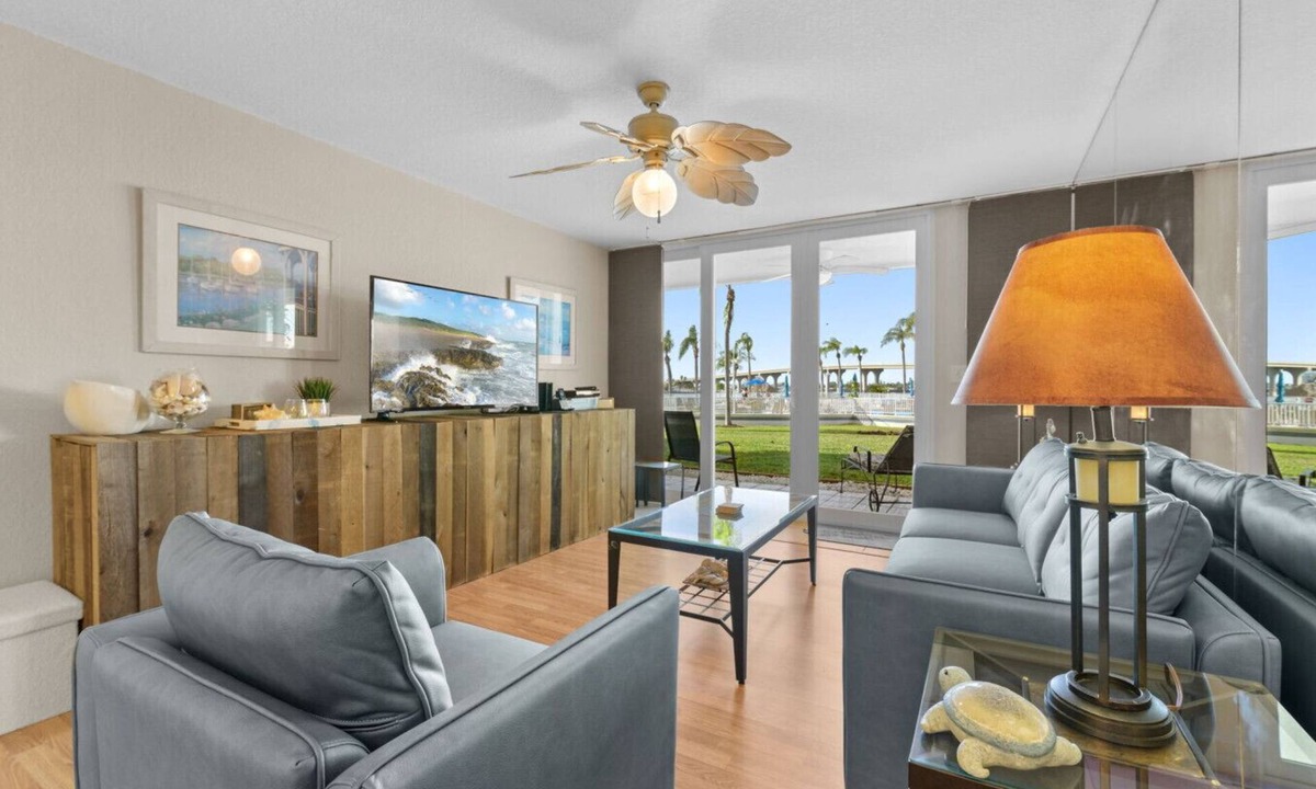 St. Petersburg Condo | Isla Del Sol Bay View Retreat: Ground Floor 12-143