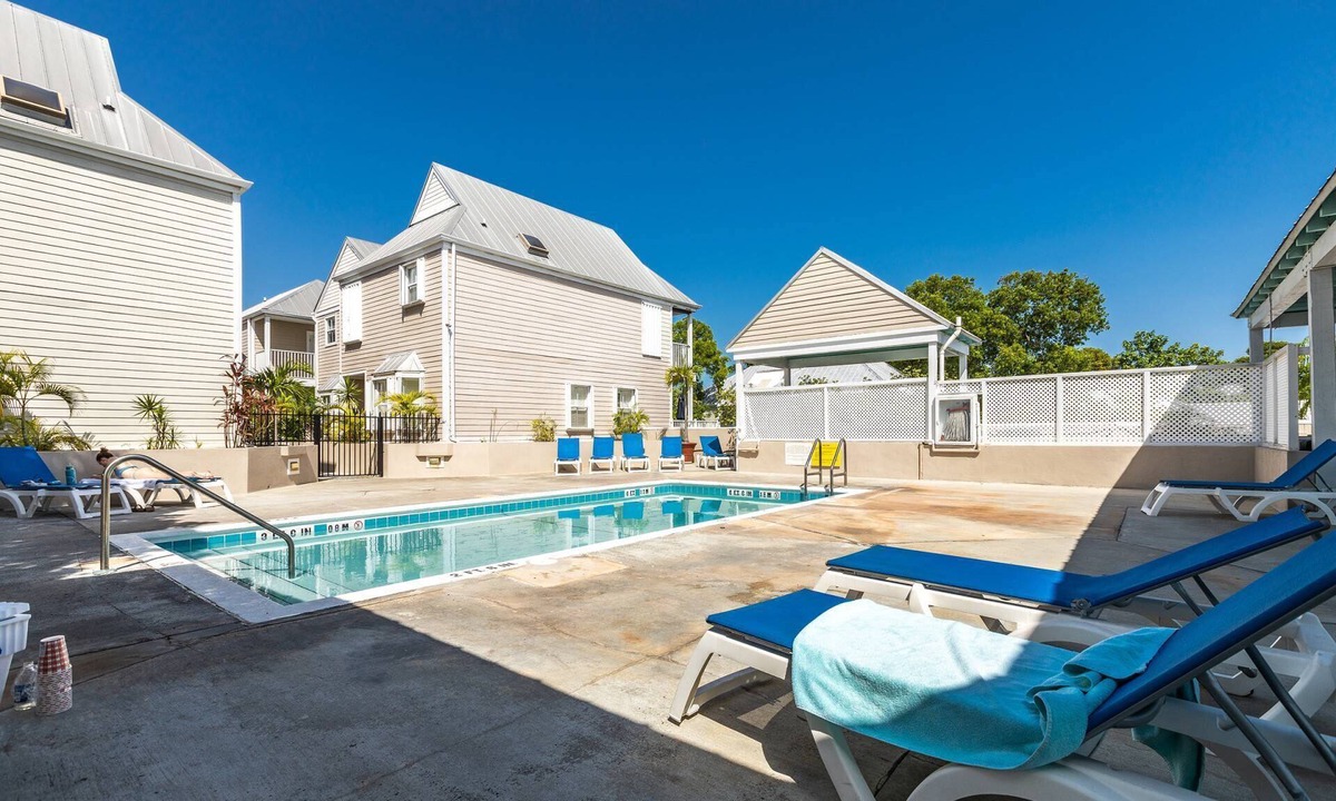 Old Town Condo | Island Escape: Shared Pool, Patio & Parking Just Steps from Duval Street
