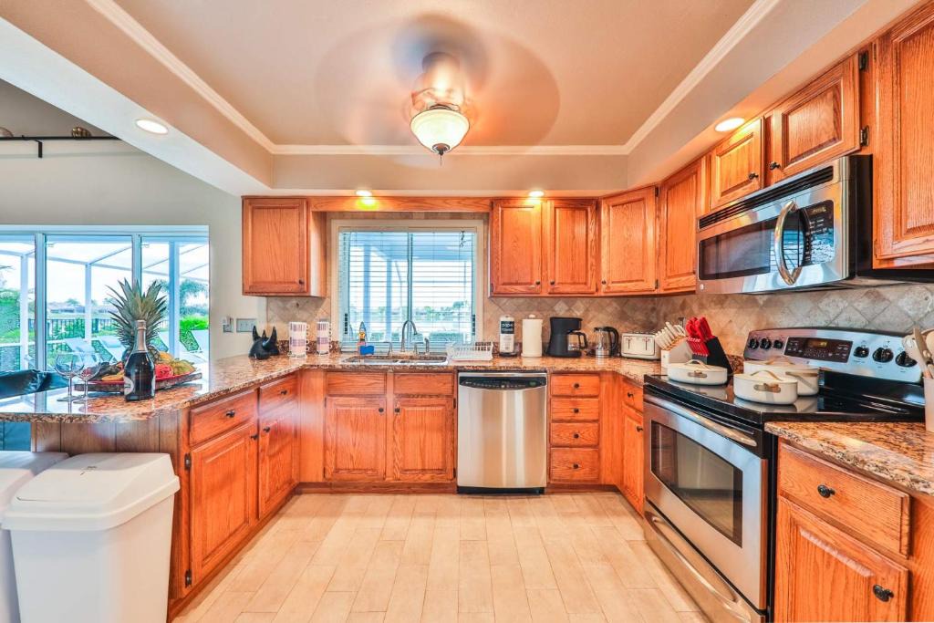 Yacht Club House | Island Paradise Villa RNT-01125