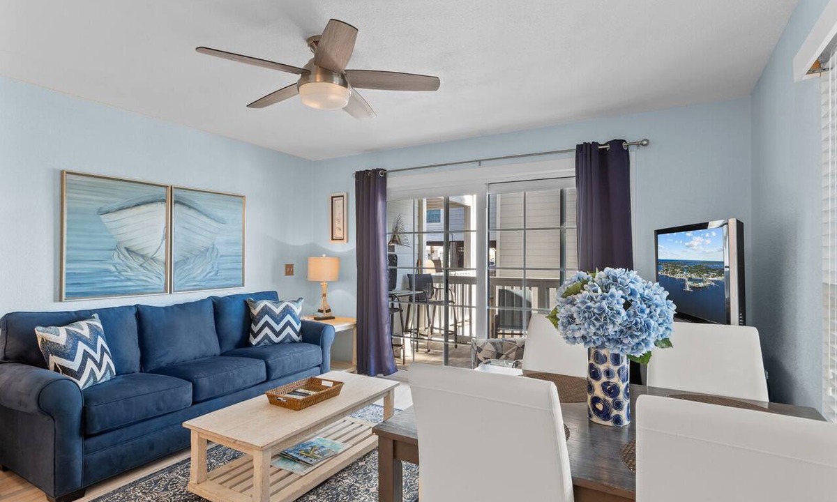 Cedar Key Condo | Island Place 102 Perfect Downtown Getaway w/Pool!