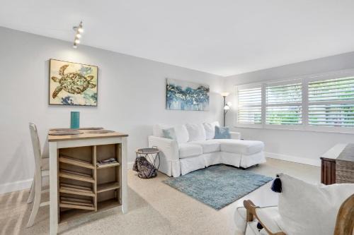 Dunedin House | Islander's Outpost