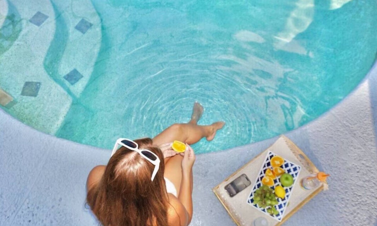 East Arlington House | Jacksonville Beach House Heated Pool 8 min to Hannah Park Beach Pet Friendly
