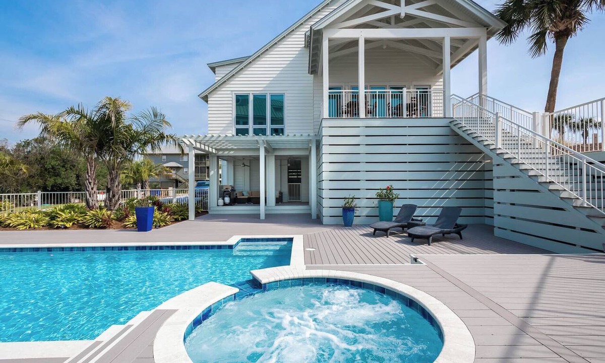 Gulf Trace House | "Jada's Dare"~Gulf Trace Lux w/Views~Heated Pool, Spa~Beach Gear~PingPong