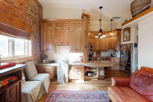 Historic Downtown Durango Apartment | Jarvis #303