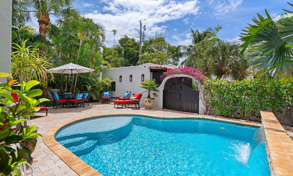 Sunshine Park House | July Special! Luxury and Historic Elegance in a Charming West Palm Beach Villa.