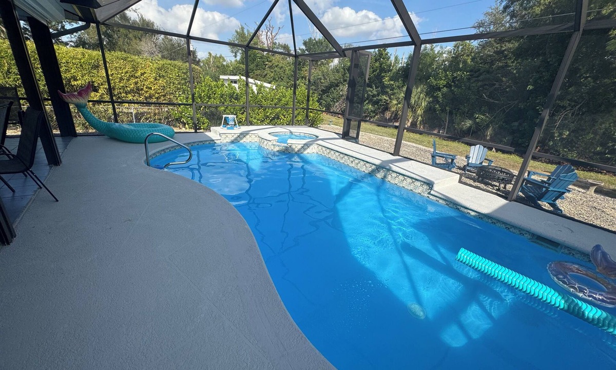 Iona House | JUST REMODELED BEAUTIFUL POOL HOME! ONLY 3 MILES from Ft Myers Beach/Sanibel.